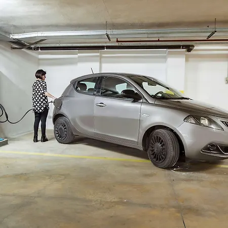 Western Imperiale 4*