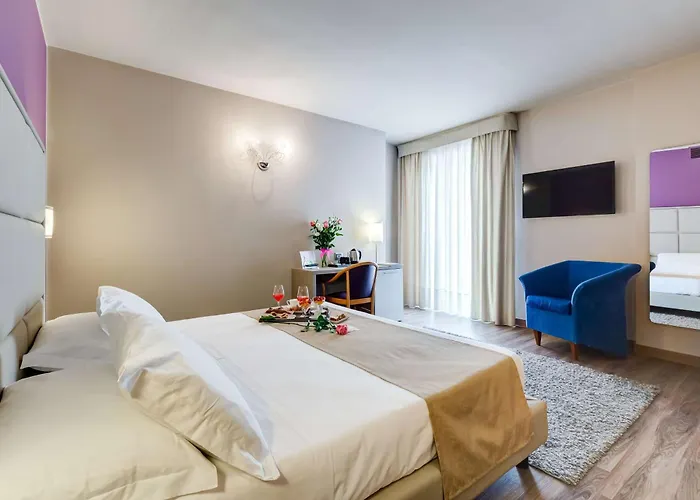 Отель Western Imperiale Нова-Сири-Марина